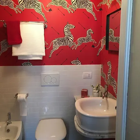 Zebra Rosso Apartment Milan
