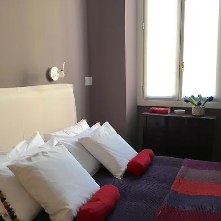 Apartment Zebra Rosso Milan